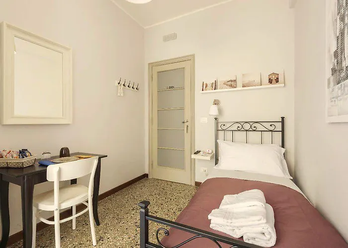 普拉蒂拉卡萨酒店 住宿加早餐酒店 2*